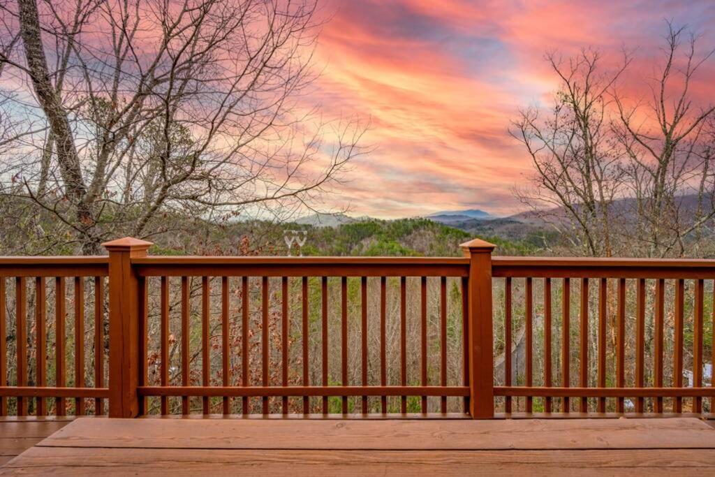 Over The Mountain - Smoky Mountain View Cabin Sevierville Εξωτερικό φωτογραφία