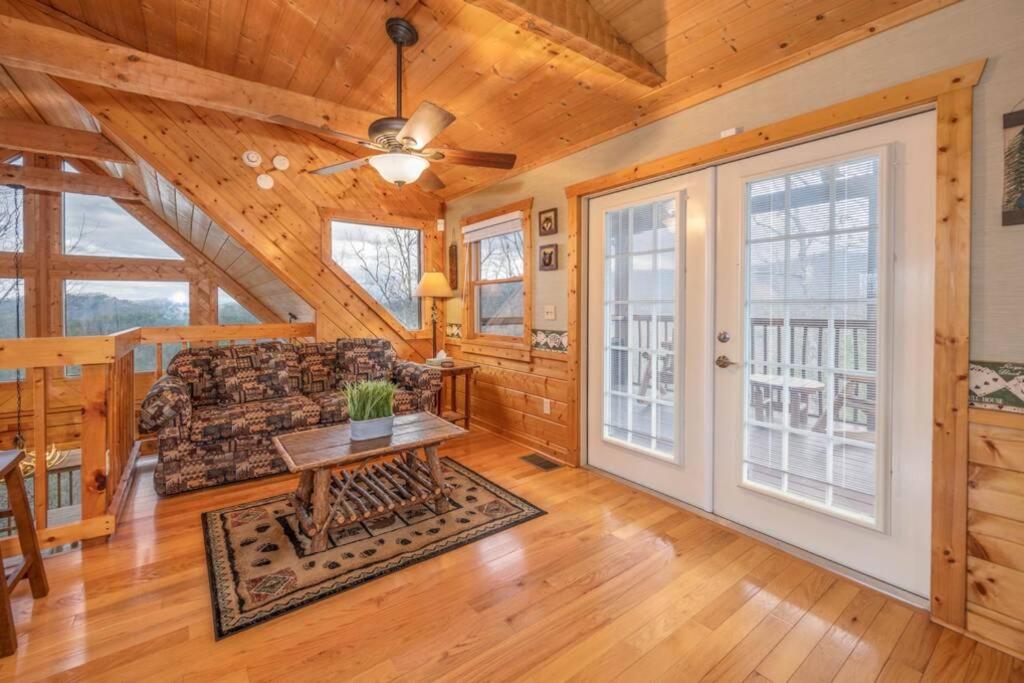 Over The Mountain - Smoky Mountain View Cabin Sevierville Εξωτερικό φωτογραφία